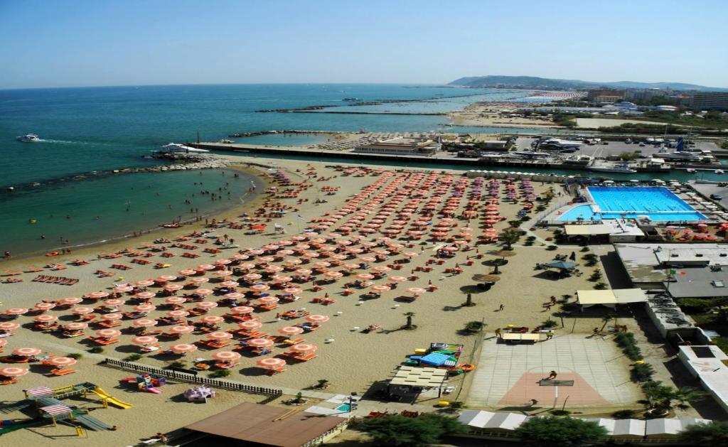 Portoverde Beach Apartments Misano Adriatico Exterior photo